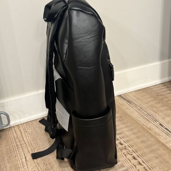 Elle Roamer 22 Liters Backpack, travel bag, work bag,  luggage bag laptop bag main image 5